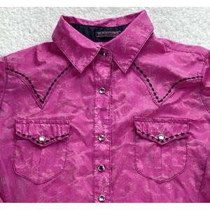 Wrangler Rock 47 Shirt Women SMALL Pink Black Embroider Pearl Snaps Gaucho Rodeo